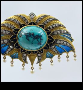 Retro Reverie: Antique Jewelry's Classic Revival