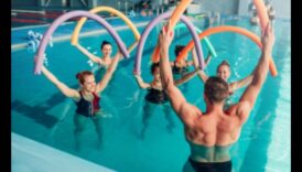 Aqua Aerobics: Προπονήσεις χαμηλής πρόσκρουσης στο νερό για διαχείριση βάρους