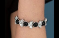 Πλούσιο Oasis: Βυθιστείτε στην υπερβολή των βραχιολιών μας Oasis