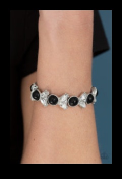 Πλούσιο Oasis: Βυθιστείτε στην υπερβολή των βραχιολιών μας Oasis